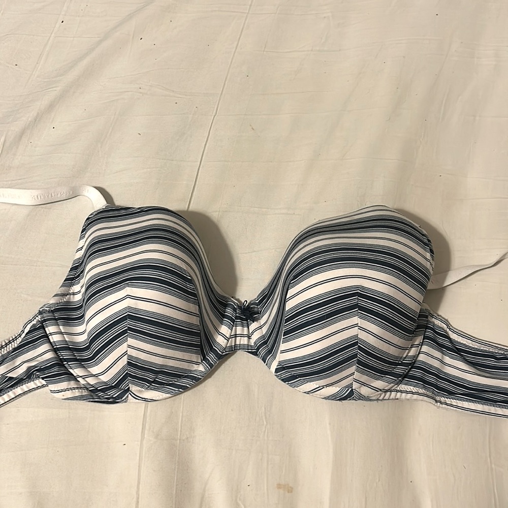 Cacique woman’s lightly lined T- shirt bra